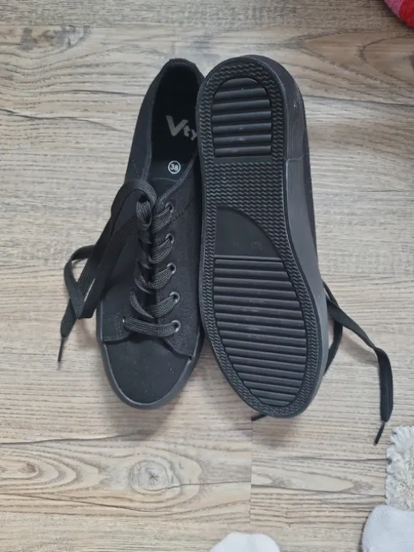 Schwarze Sneaker Plateau