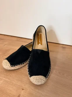 Schwarze Sommerschuhe/Espandrilles