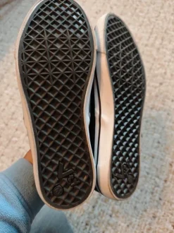 Schwarze Stoffschuhe