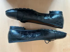 Schwarzer Leder Ballerina