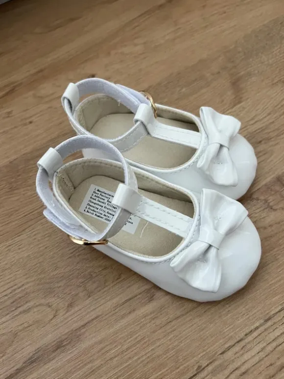 Süße Baby Mädchen Taufschuhe / Festliche Schuhe Weiß