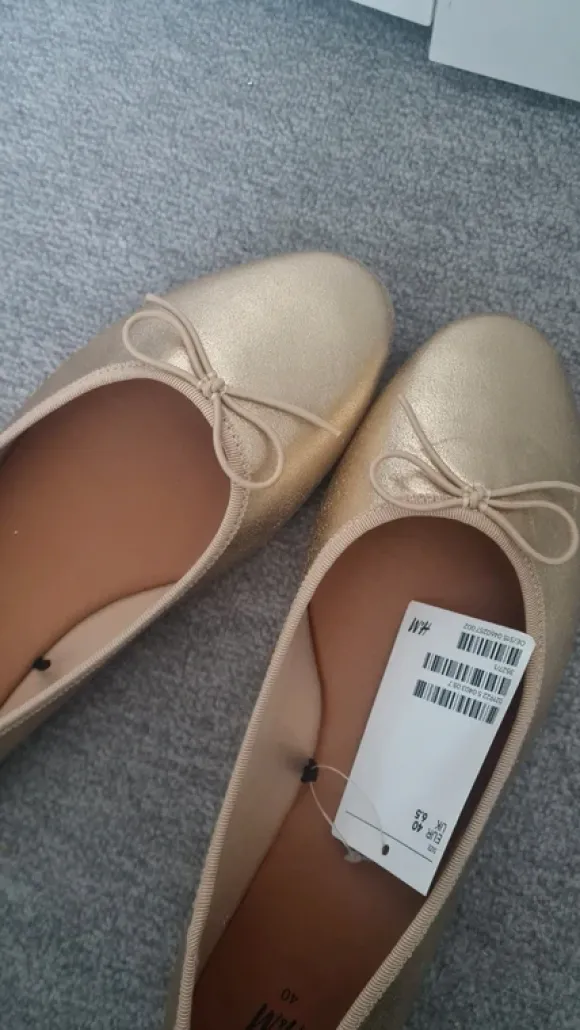 Süße ballerinas in Gold