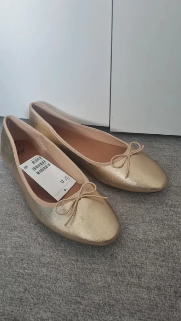 Süße ballerinas in Gold