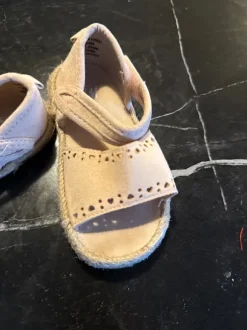 Süße Sandalen von H&M Gr. 22