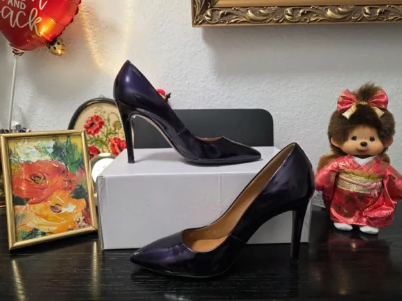 Sehr elegantes Stilettos Dunkelviolett High Heel