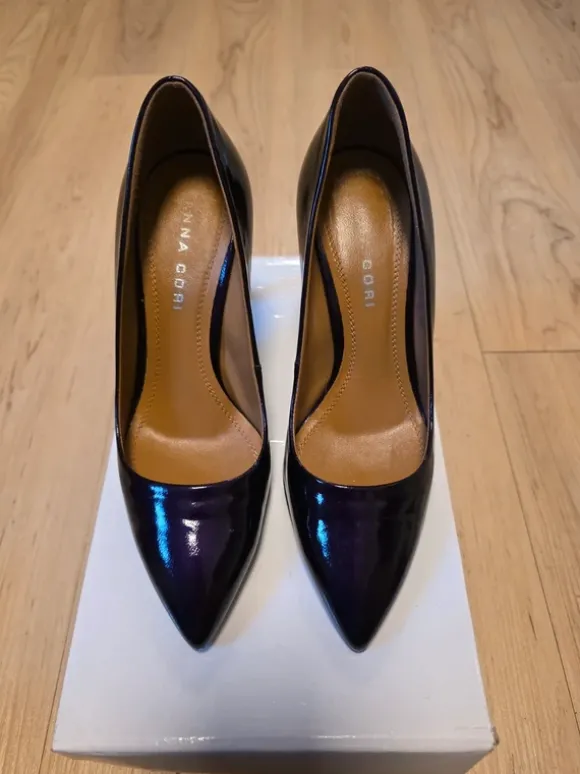 Sehr elegantes Stilettos Dunkelviolett High Heel