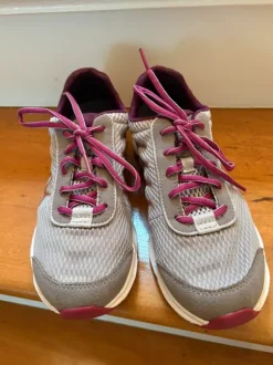 Sehr schöne Wander-/Trekkingschuhe von Meindl in Größe 4,5