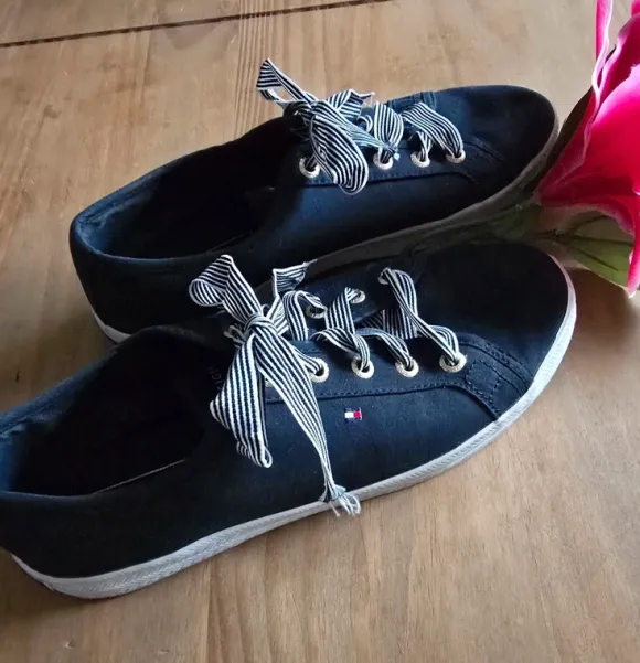 Seiler Sneaker der Marke Tommy Hilfiger in Gr.40.