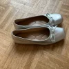 Silberne Ballerinas