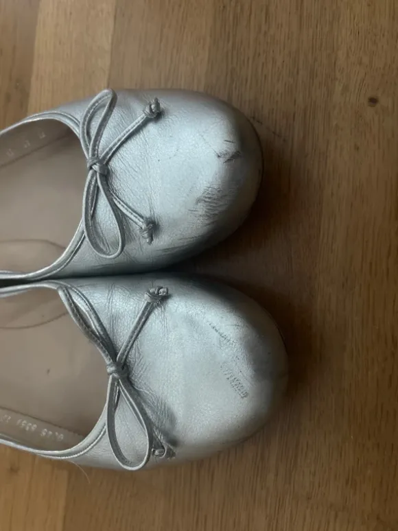 silberne ballerinas
