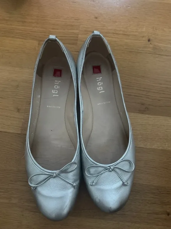 silberne ballerinas