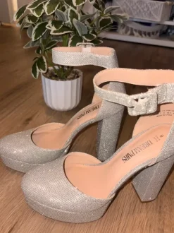 Silberne glitzer High Heels