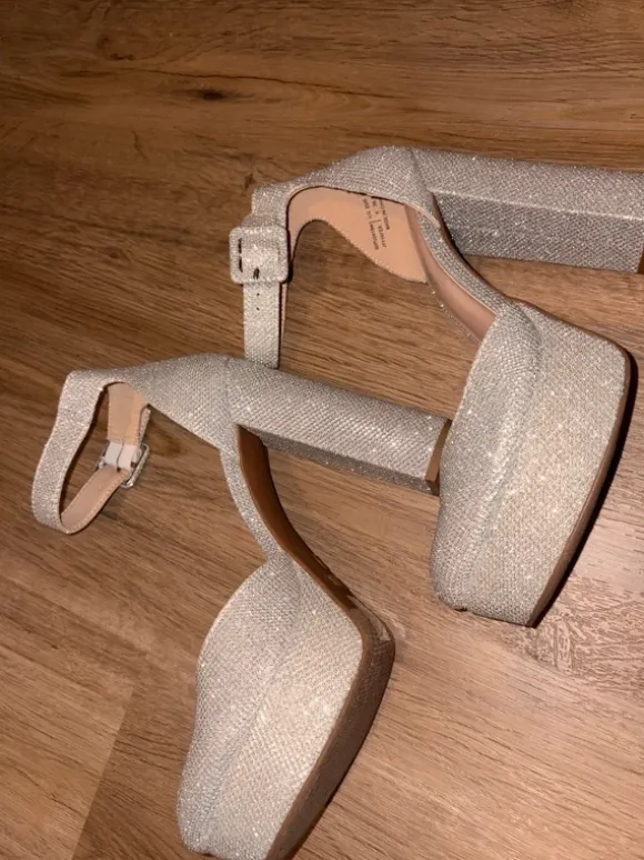 Silberne glitzer High Heels