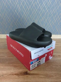 Skechers ArchFit, Badelatschen