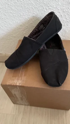 Skechers BOBS Slipper – Schwarz, bequem & leicht