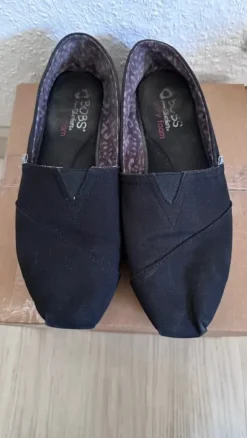 Skechers BOBS Slipper – Schwarz, bequem & leicht