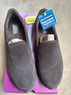 Skechers, Damenschuhe in Wildleder