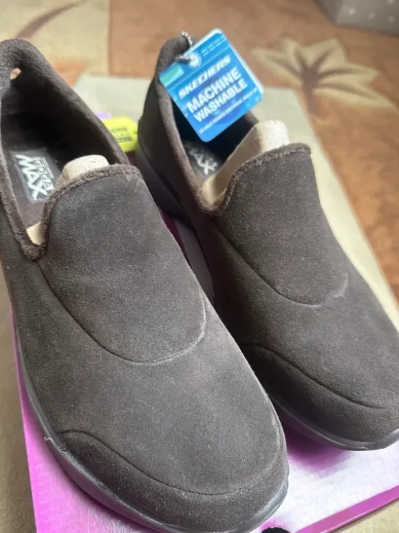 Skechers, Damenschuhe in Wildleder