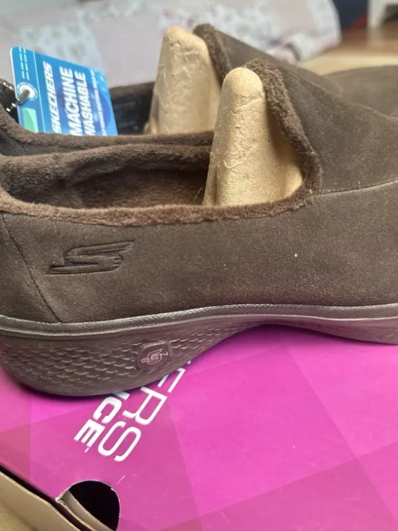 Skechers, Damenschuhe in Wildleder