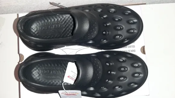 Skechers Go Foam Slipper / Clogs – Schwarz – Gr. 45 – Neu