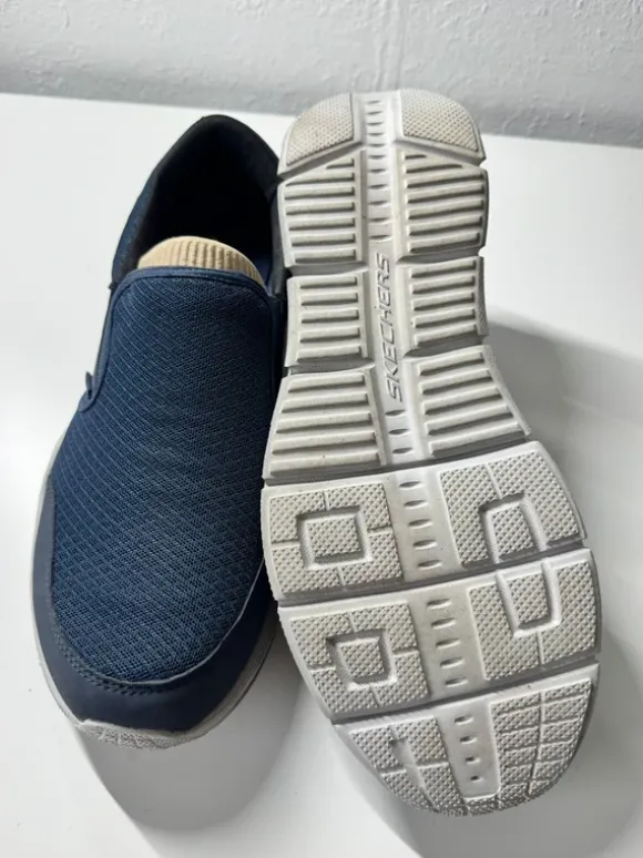 Skechers Relaxed Fit Slip-Ons Dunkelblau