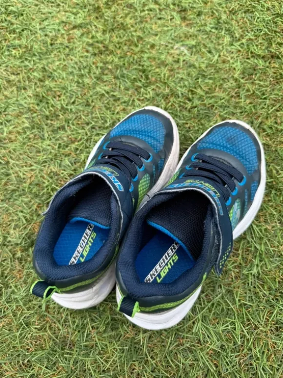 Skechers S Light - lichtjeschoenen maat 28