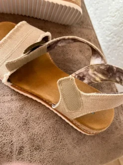Skechers- Sandale