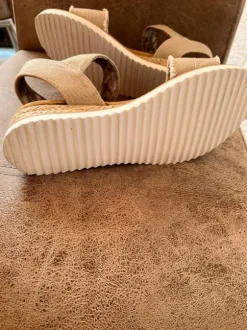 Skechers- Sandale