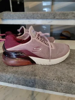 Skechers Schuhe in Größe 37