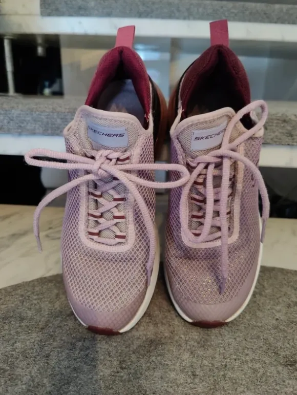 Skechers Schuhe in Größe 37