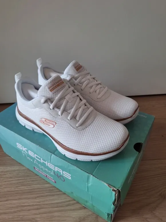 Skechers sneakers - nieuw, maat 37