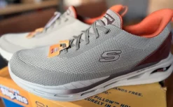 Sketchers Arch Fit Slip In, Gr 11, Gr 45