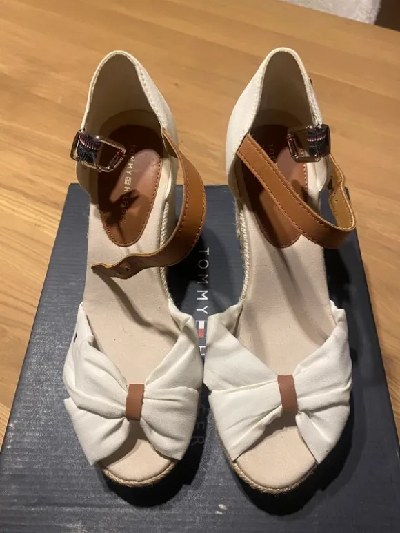 Sleehak Tommy Hilfiger