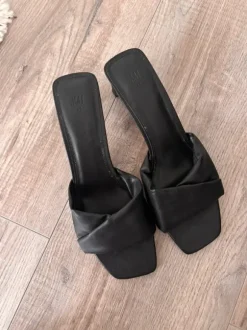 Slides Sandalen Kitten Heels