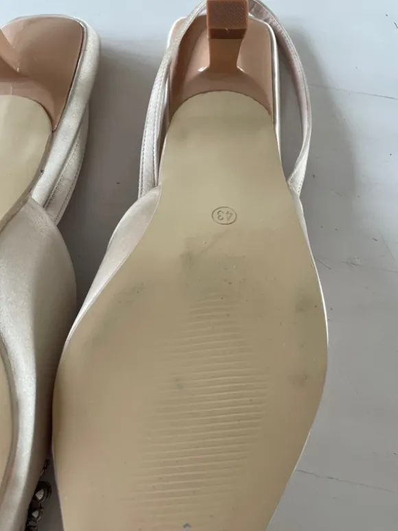 Sling Pumps Riemchen beige Strass Schnalle Satin Hochzeit Brosche 42 41 NEU