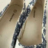 Slipper Schuhe Sommerschuh GR 37 blau weiß Blumen graceland Deichmann | Vinted