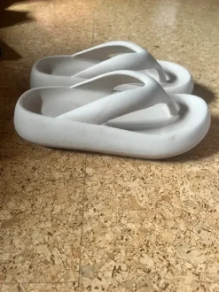 slippers