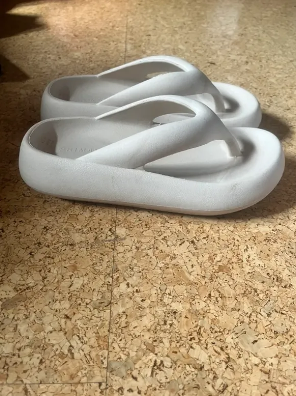 slippers