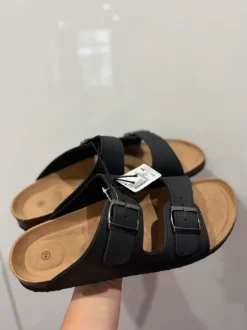 Slippers maat 45 – zwart – nieuw met label