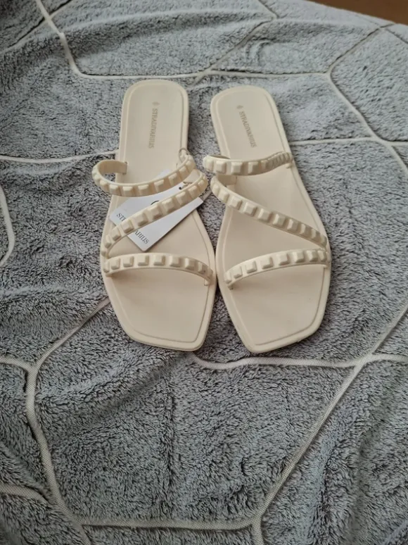 Slippers Stradivarius 39