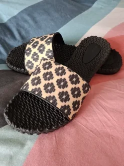 Slippers van Ilse Jacobsen