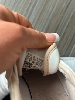 Sneaker