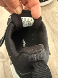 Sneaker