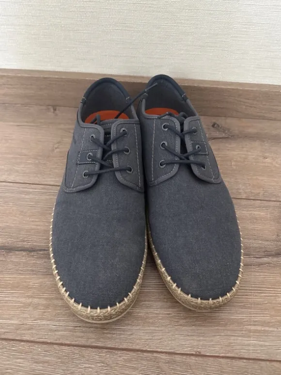 Sneaker