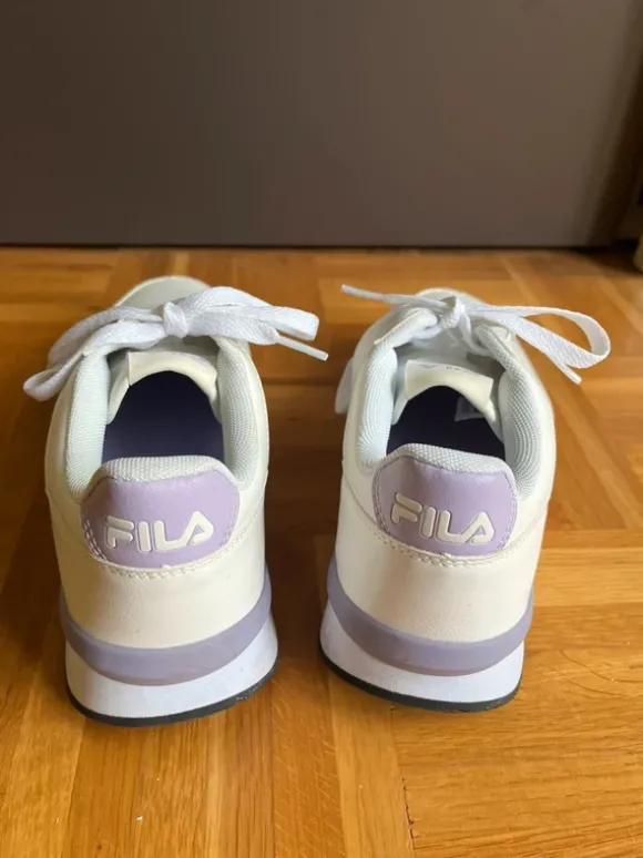 Sneaker