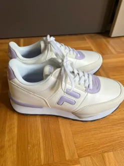 Sneaker