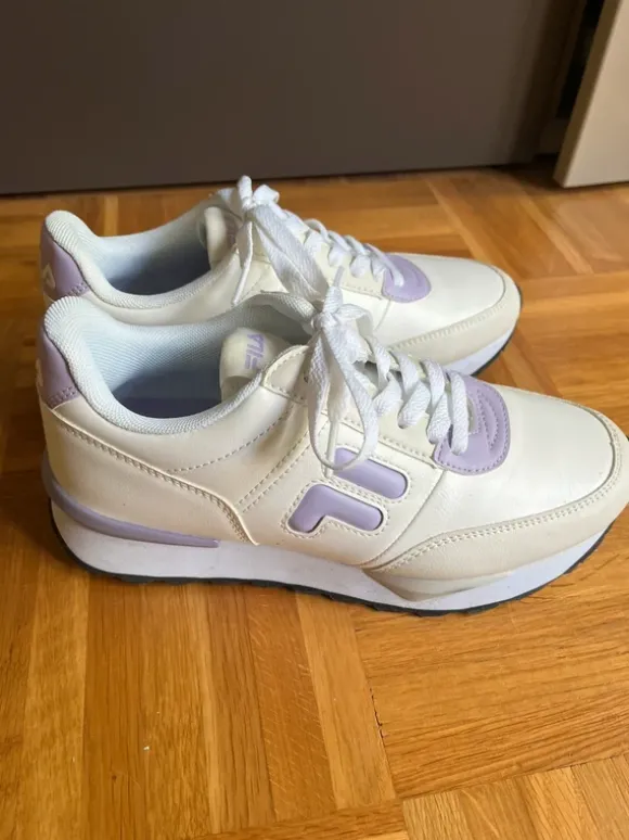 Sneaker
