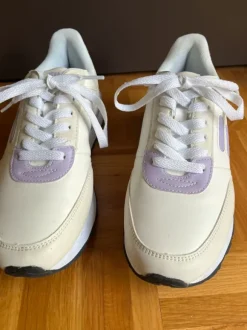 Sneaker