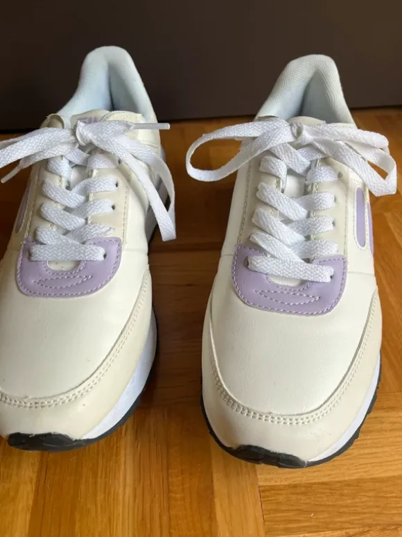 Sneaker
