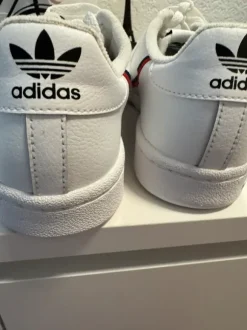 Sneaker